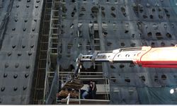 İnşaat iskelesinden düştü