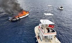 Lüks tekne alev aldı