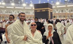 Görme engelli Ramazan amca ve Nuriye teyze umreye kavuştu