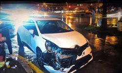 Mersin'de 2 otomobil çarpıştı