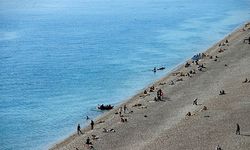 Antalya’da aralık ortasında deniz keyfi