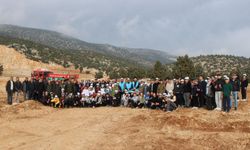 Korkuteli'nde 3 bin fidan toprakla buluştu