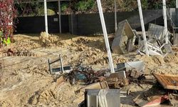 Alanya’da taşan dere 5 yıldızlı otelin sahildeki kafesini yıktı