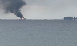 Lüks tekne alev aldı