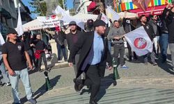 Muhalif görüşlü gruplar arasında tartışma