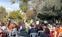 Yaşlı evinde kuşakları buluşturan yeni yıl etkinliği