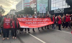İzmir Büyükşehir işçilerinden çıplak ayaklı protesto