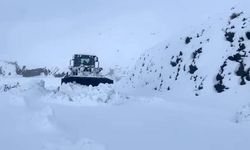 Kar yolları kapattı, beyaz esaret başladı