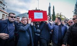 Manisa, ilk kadın başkanına ağladı