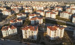 Yuvasına kavuşan depremzede vatandaş, "Bakanımız Murat Kurum gibi şantiye şefine can kurban"