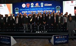 Başkan Vekili Çiçek'e plaket takdim edildi