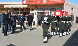 Kıbrıs gazisi askeri törenle toprağa verildi