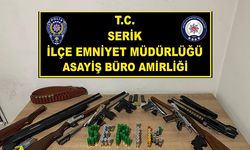 Serik'te 12 adrese eş zamanlı baskın