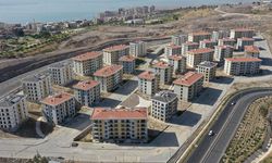 Deprem bölgesinden Bakan Kurum’a destek: "Böyle şantiye şefine can kurban"