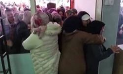 İndirimi gören kadınlar ezilme tehlikesi atlattı