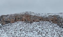 Milyonlarca yıllık vadi beyaza büründü