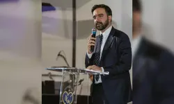 Zohran Mamdani Kur’an-ı Kerim'e el basarak göreve başladı