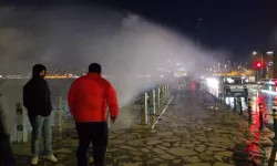 Üsküdar sahilinde dev dalgalar oluştu