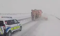 Karayolları karla mücadeleyi aralıksız sürdürüyor