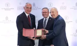 Bakan Ersoy 'Mehmed Şevki Efendi-Mushaf-ı Şerif' kitap tanıtım programına katıldı