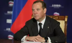 Medvedev: Trump, Grönland'ı ilhak ederek tarihe geçmek istiyor