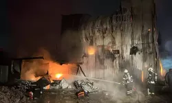Gebze'de atık plastik deposunda yangın
