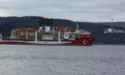 Yıldırım derin deniz sondaj gemisi, Çanakkale Boğazı’ndan geçti