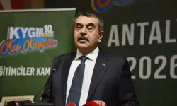 Bakan Tekin: Türkiye'de kimse kimsenin kılık kıyafetiyle uğraşmıyor