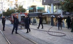 7'nci kattaki dairede korkutan yangın