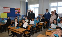 Korkuteli'de karne heyecanı