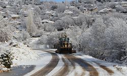 Büyükşehir'den Antalya'nın yüksek kesimlerinde karla mücadele