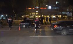 Antalya’da polisten kaçan sürücü kaza yaptı