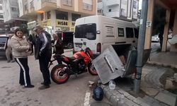 Manavgat'ta motosiklet ile kamyonet çarpıştı