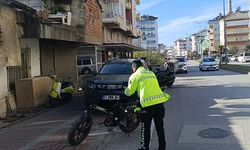 Motosiklet ile elektrikli bisiklet çarpıştı: 1 yaralı
