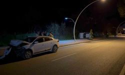 Gazipaşa'da park halindeki otomobile çarptı