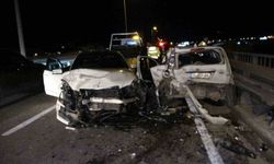 Köprülü kavşakta zincirleme kaza: 2 yaralı