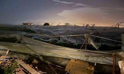 Kumluca'da hortum maddi hasara neden oldu