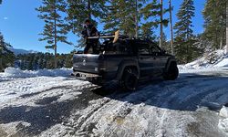 Alanya'da karla mücadele devam ediyor