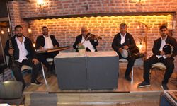 İzzet ve tayfası Meyhanet'te