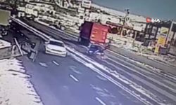 Metrelerce havaya fırlayan yaya hayatını kaybetti, kaza anı kameraya yansıdı