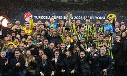 Fenerbahçe, Süper Kupa'yı kaldırdı