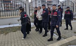 Ölen kardeşinin kimliğiyle 21 yıl devletin imkanlarından istifade etti