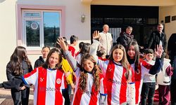 Korkuteli'de öğrencilere Antalyaspor forması