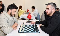 Sağlıkçıların satranç kapışması