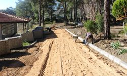 Büyükşehir'den Manavgat'ta mezarlıklarda çalışma