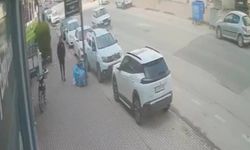 Şiddetli lodos tabelayı kopardı, facia kıl payı atlatıldı