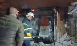 Donmasın diye altında ateş yakılan araç alev topuna döndü