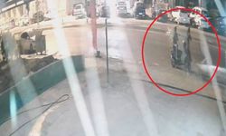 Film sahnelerini aratmayan görüntü: Motosikletle gelen maskeli 2 şahıs pompalı tüfeklerle iş yerini kurşunladı