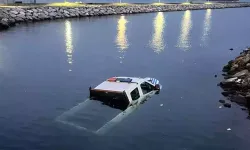 İBB zabıta aracı denize düştü