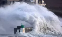 Fransa'da Nils Fırtınası nedeniyle 850 bin hane elektriksiz kaldı